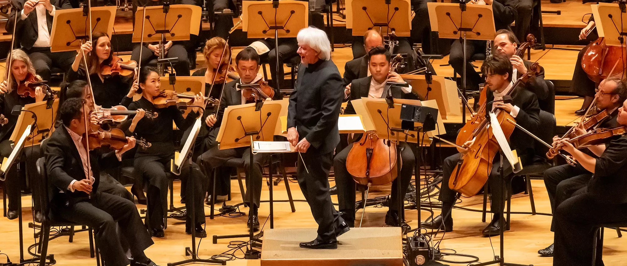 Carl St.Clair conducting Pacific Symphony